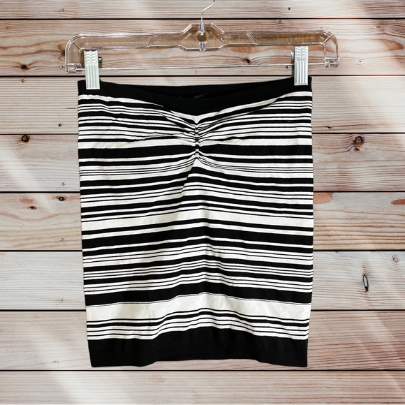 Vintage Y2K Womens Bebe Black White Tube top size M/L Spandex Striped - Picture 1 of 6